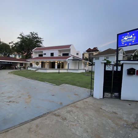 The European Chiang Mai Hotel Bagian luar foto
